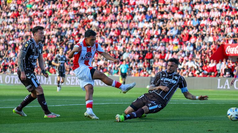Puebla puso el 1 a 0 para la Gloria.
