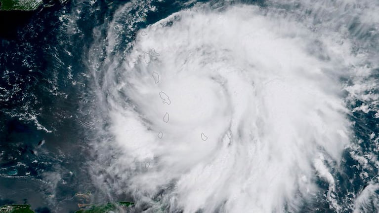 Puerto Rico se prepara para una catástrofe por la llegada del huracán María de categoría 5.