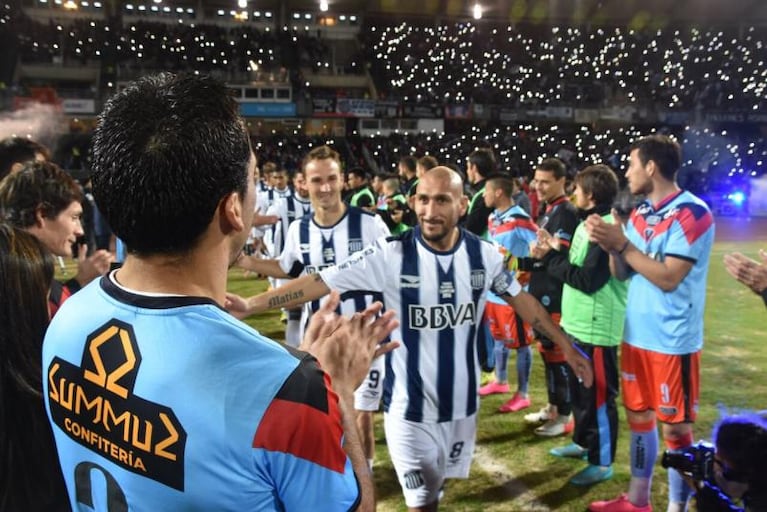 Pura alegría: Talleres festejó el ascenso en un Kempes repleto