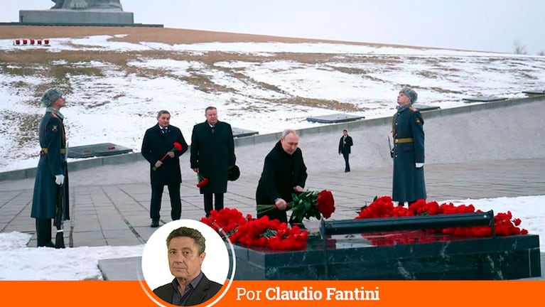 Putin visitó un memorial por los caídos de Volgogrado.