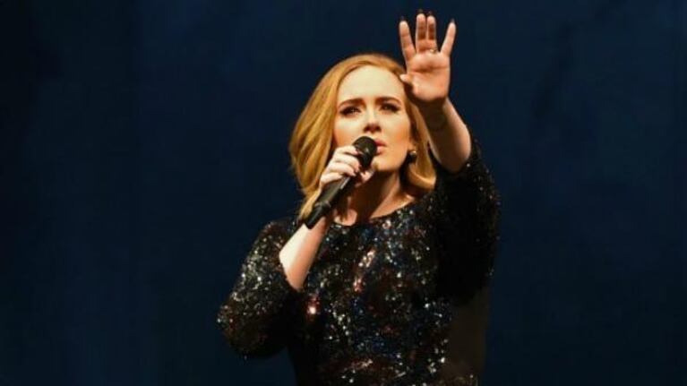 Que disfrute de la vida real, el pedido de Adele a una fanática.