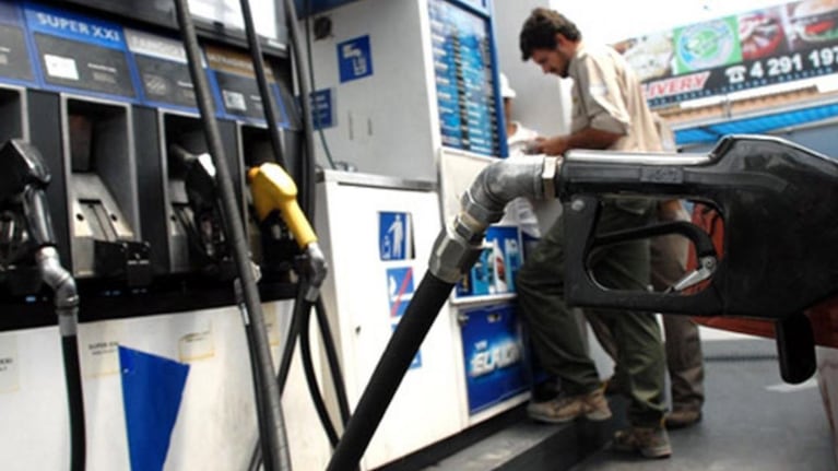 ¿Qué factores que inciden en los precios de los combustibles?