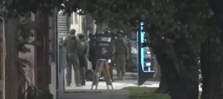 Quién era el policía que mató a la novia de su ex, se atrincheró y luego se quitó la vida