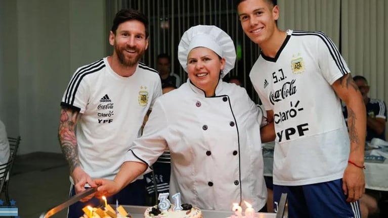 Quién es Antonia Farías, la mujer que Messi abrazó emocionado tras ganar el Mundial