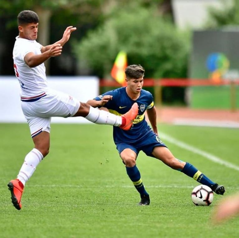 Quién es el juvenil cordobés de Boca que está cerca de firmar con el Barcelona