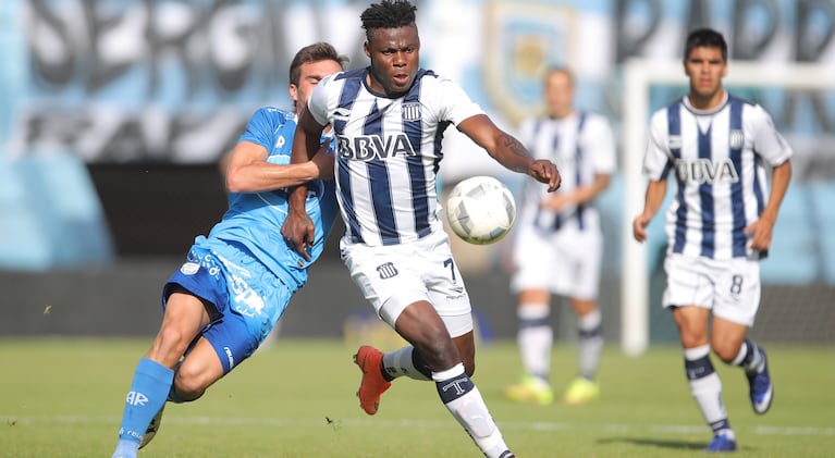 Quién es Johnson Nsumoh, el nigeriano que llega como refuerzo batacazo al fútbol argentino