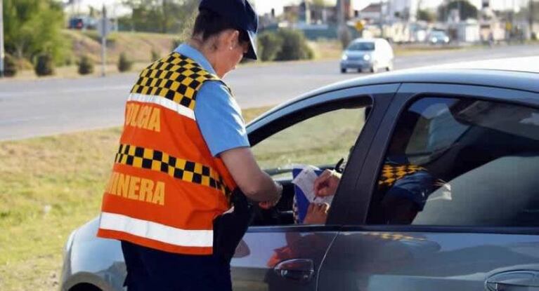 Quiso coimear a la Caminera para evitar una multa y fue detenido