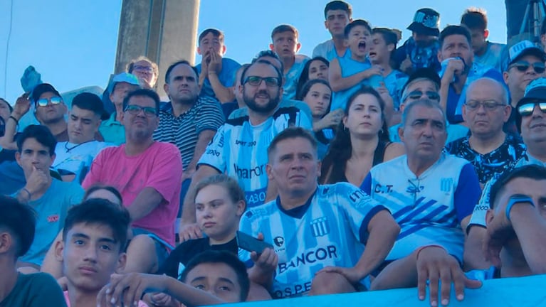 Racing derrotó a Deportivo Madryn y festejó ante su fente. Foto: Francisco Arias/El Doce.