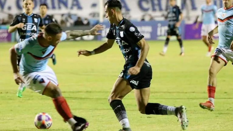 Racing perdió y suma una racha de 10 partidos sin ganar.