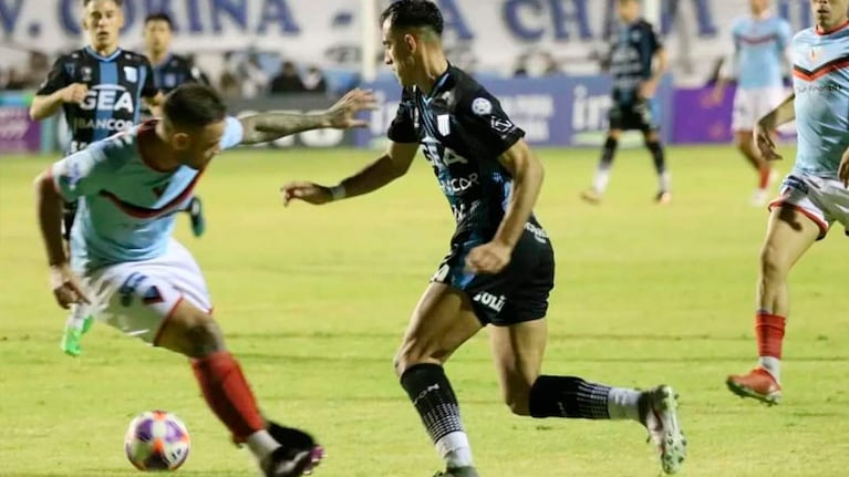 Racing perdió y suma una racha de 10 partidos sin ganar.