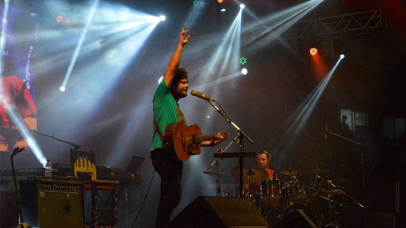 Raly subió al escenario pasada las dos de la mañana. Foto: Maxi López / ElDoce.tv