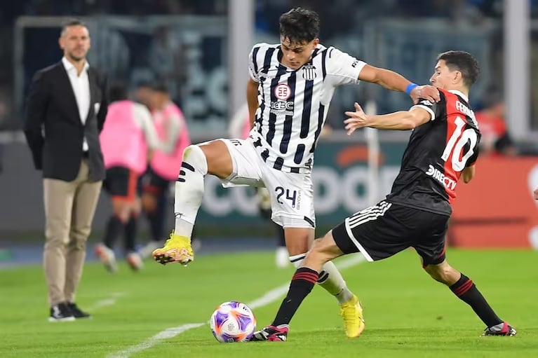 Ramón Sosa contra River.