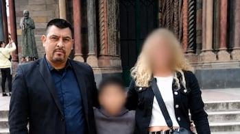 Rasgido tiene 48 años y es padre de un niño de 11.