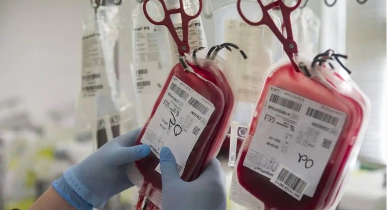 Realizar extracciones de sangre sin un profesional es considerado riesgoso.