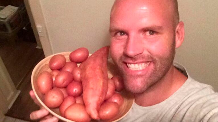 Realizó la "dieta de la papa" a la perfección. Como premio a la constancia, el australiano se transformó increíblemente.