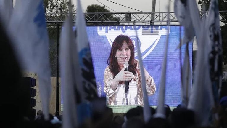 Reapareció Cristina Kirchner y aseguró que "no hay renunciamiento" a ser candidata en 2023
