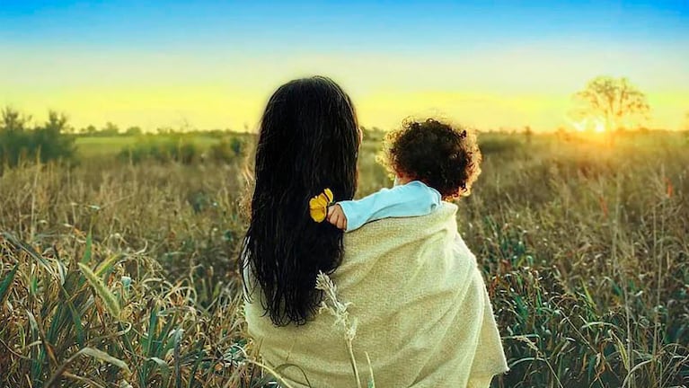 Rebeca fotografió a sus hijas en un atardecer en Río Cuarto.