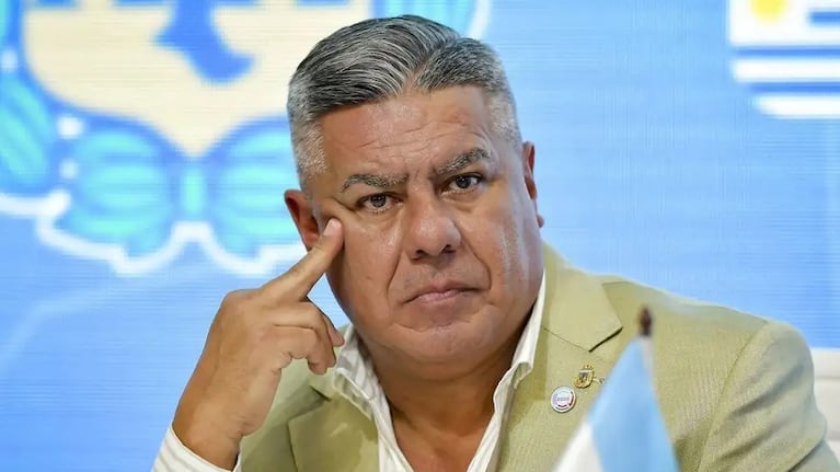 Rechazaron el pedido del Chiqui Tapia para salir del país por 60 días.