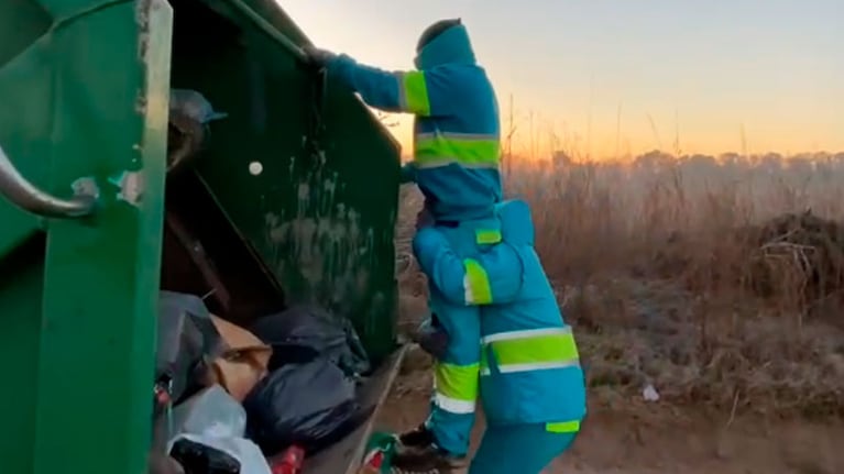 Recolectores cordobeses se volvieron viral por un insólito video.
