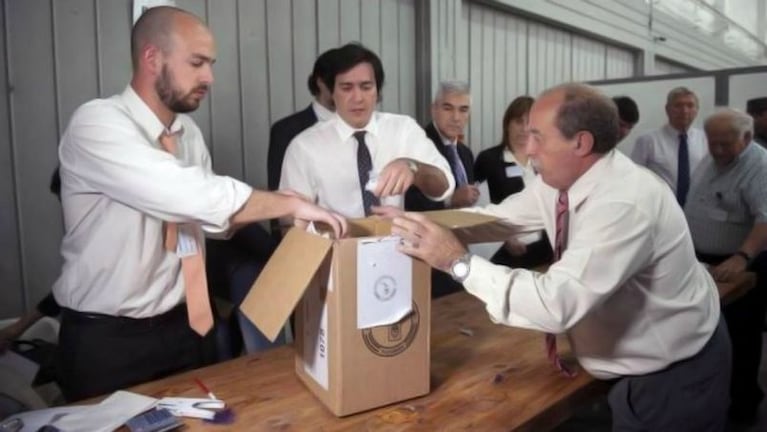 Recuento de votos: anularon otra urna de Capital porque no tenía votos. Foto : La Gaceta