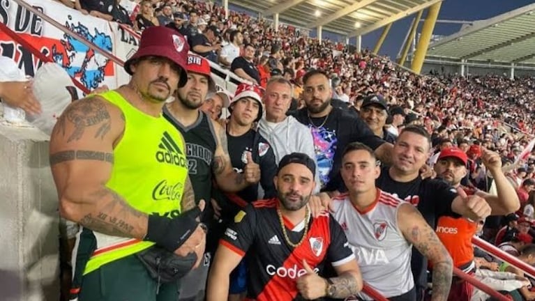 Referentes de Los Borrachos del Tablón en el estadio Kempes, en diciembre de 2023.