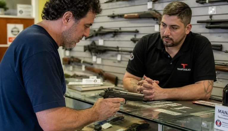Reglamentan la tenencia de silenciadores y miras nocturnas para armas: quiénes pueden anotarlos