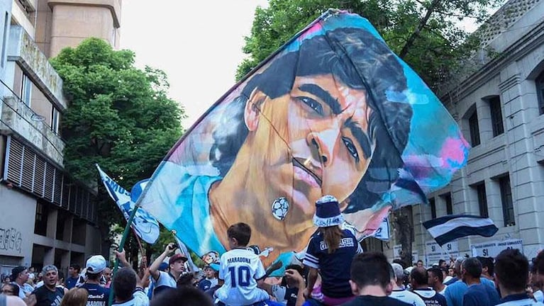 Regreso veloz: Diego Maradona vuelve a Gimnasia La Plata