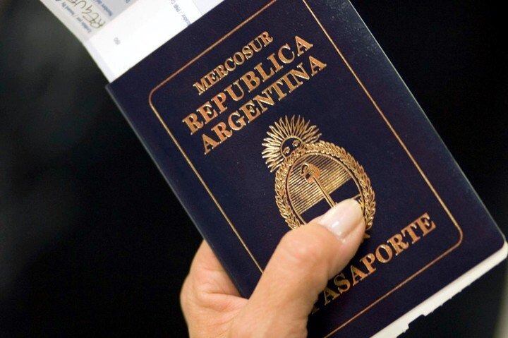 Renaper emitió miles de pasaportes con fallas.