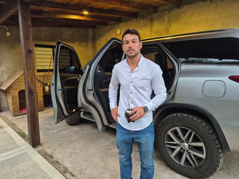 Renato Braconi estacionó el vehículo a la vera de la ruta, bajó a grabar y lo desvalijaron.