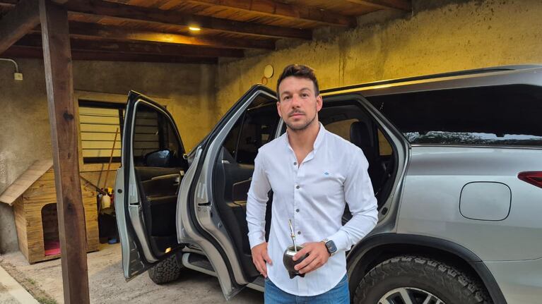 Renato Braconi estacionó el vehículo a la vera de la ruta, bajó a grabar y lo desvalijaron.