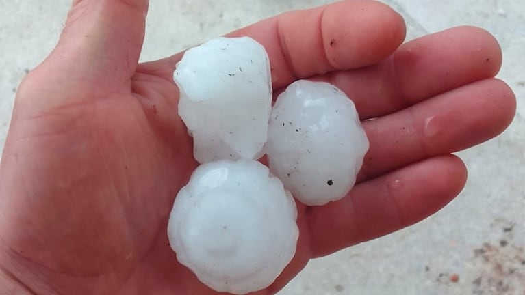 Repentina caída de granizo en Córdoba el 1 de enero. 