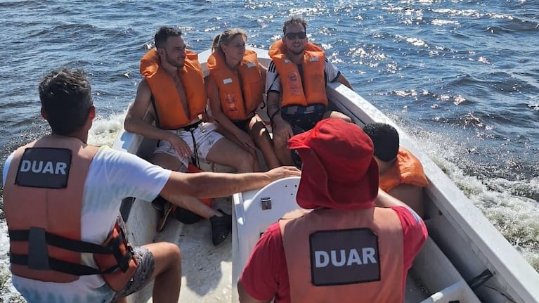 Rescataron a cinco personas que se hundieron en un velero. (Foto: Policía de Córdoba)