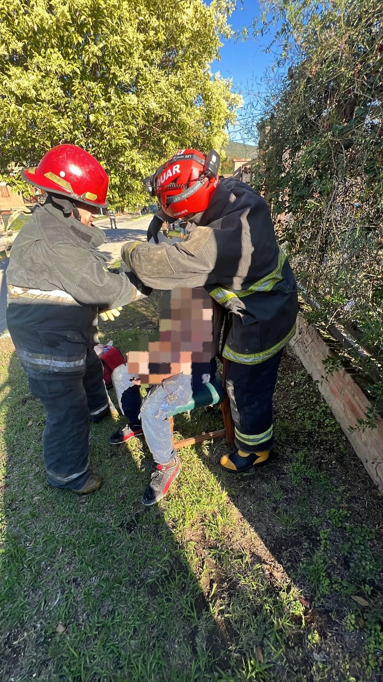 Rescate en Carlos Paz tras una explosión.