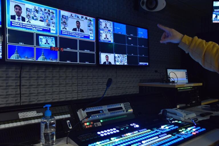 Reunión informativa de la comisión de Libertad de Expresión con periodistas.
