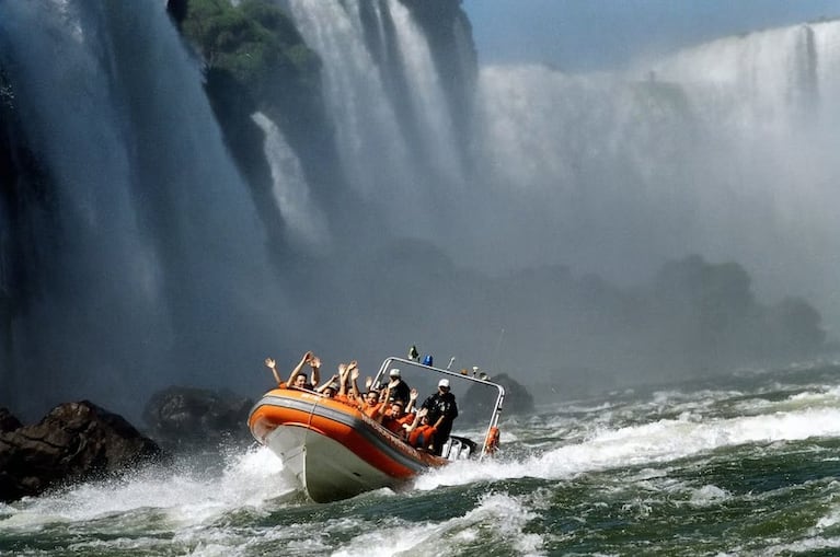 Revelan cómo fue el vuelco de la lancha en el que murió un turista en las Cataratas del Iguazú