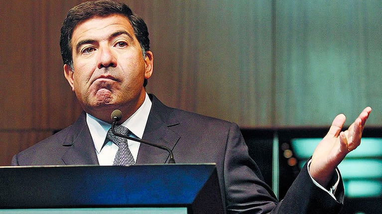 Ricardo Echegaray está en el centro de la polémica.