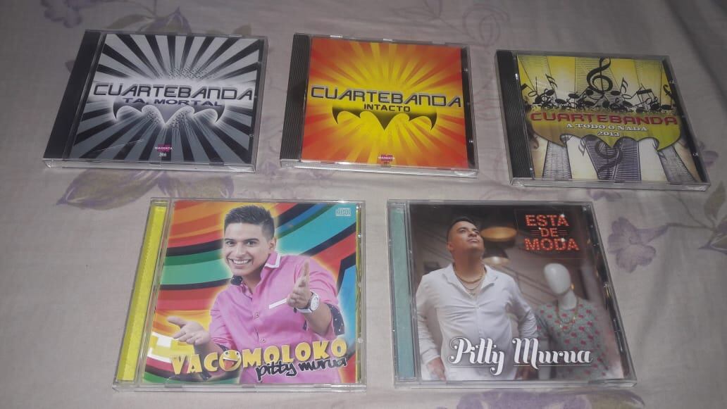 Ricardo tiene más de tres mil discos, de todas las bandas de cuarteto.