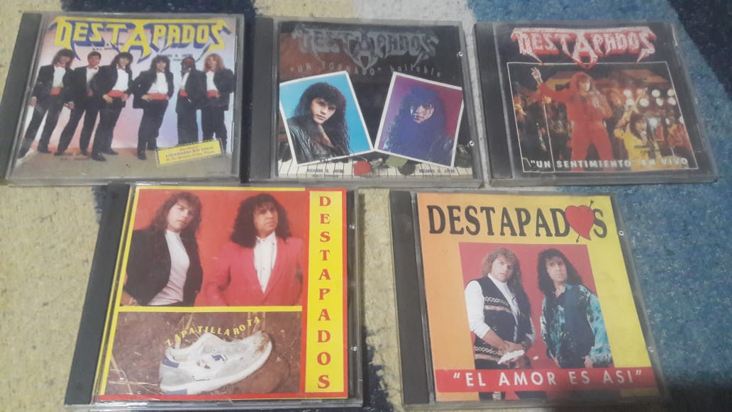 Ricardo tiene más de tres mil discos, de todas las bandas de cuarteto.