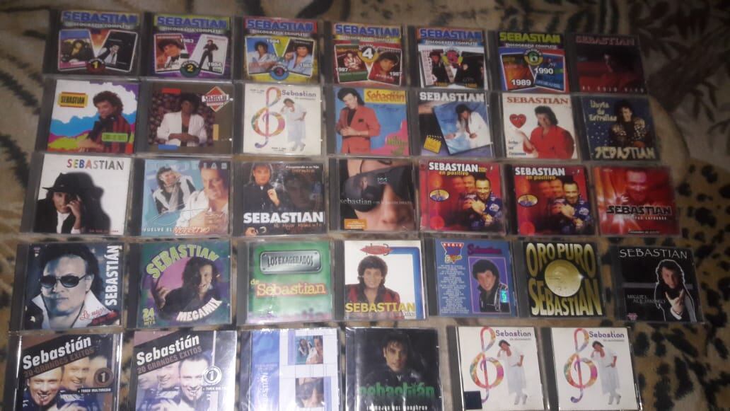 Ricardo tiene más de tres mil discos, de todas las bandas de cuarteto.