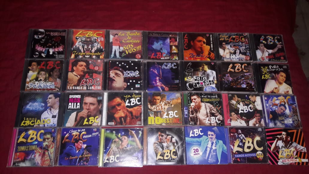 Ricardo tiene más de tres mil discos, de todas las bandas de cuarteto.