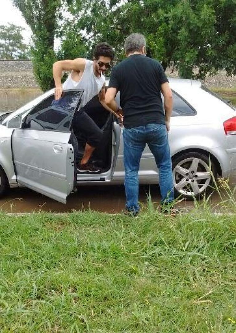 Ricardo y el Chino Darín, afectados por las inundaciones