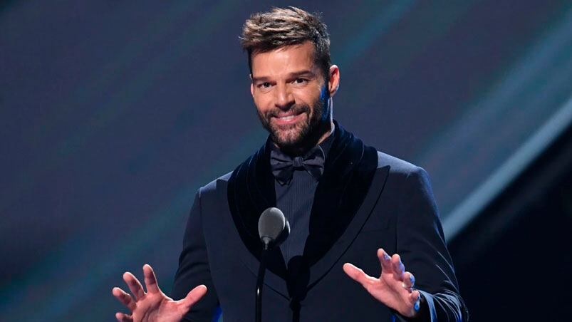 Ricky Martin, complicado por una denuncia de un familiar. 