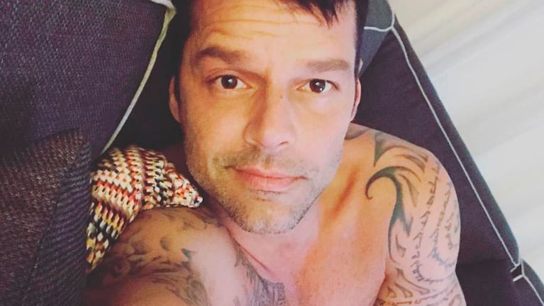 Ricky Martin levantó suspiros con su marcado cuerpo.