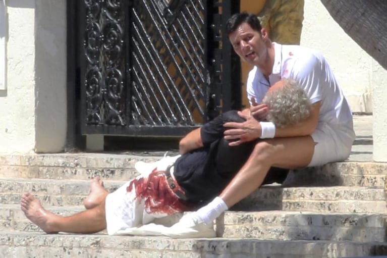 Ricky Martin llorando en el papel del amante de Gianni Versace.