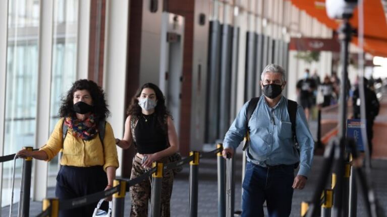 Rigen nuevas medidas para entrar y salir del país debido a la pandemia.