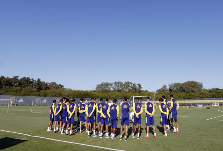 Riquelme y el futuro de Boca: los jugadores que abandonarían el club en junio 