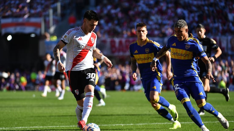 River y Boca en un Superclásico vibrante en el Monumental.