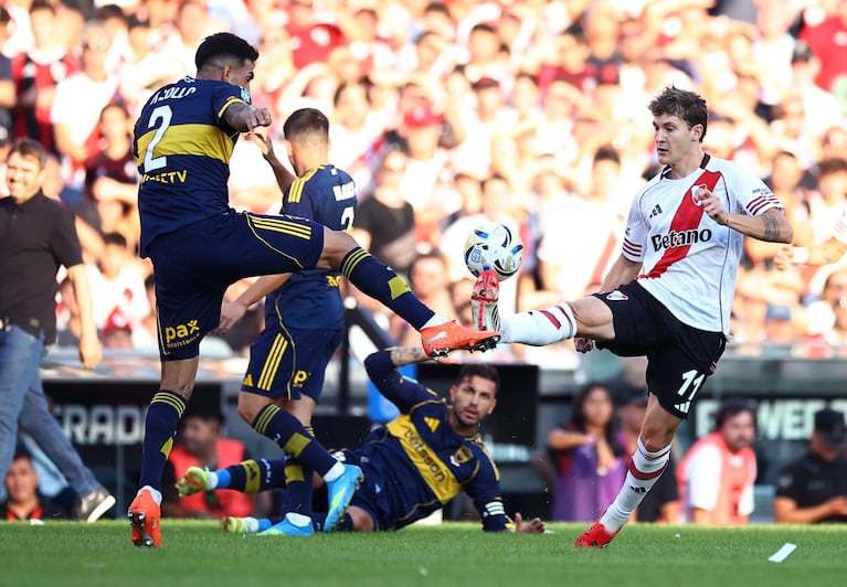 River y Boca se miden en el Monumental en una nueva edición del Superclásico.