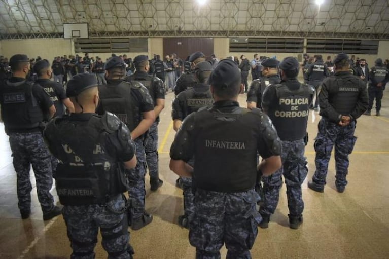 Robaban autos en Córdoba y los vendían en el exterior: el jefe de la banda cayó en su mansión