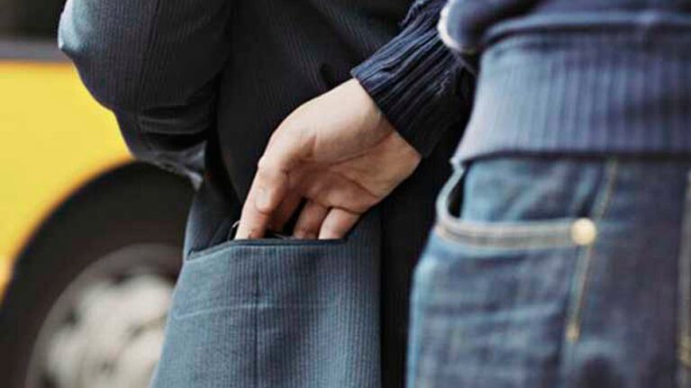 Robar del bolsillo no es una práctica nueva. Sin embargo, sí lo es dentro de los boliches.